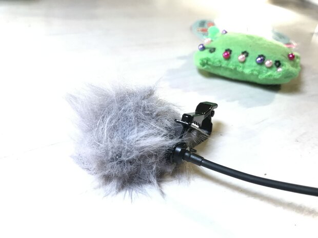 自作ウインドジャマーをピンマイクに装着