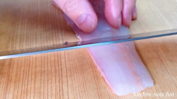 ヒラメの昆布締めの作り方・レシピ｜一晩寝かせるだけで簡単に料亭の和食料理に変身！