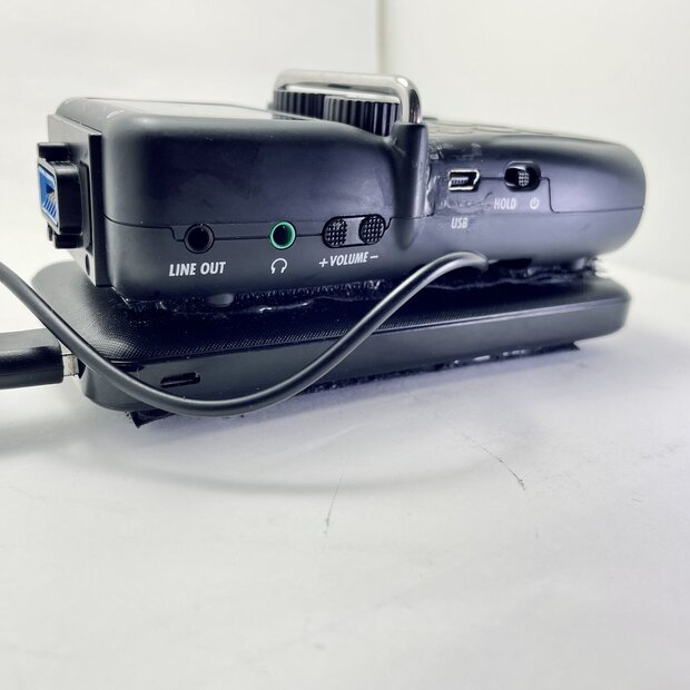 USBバッテリーをマウント