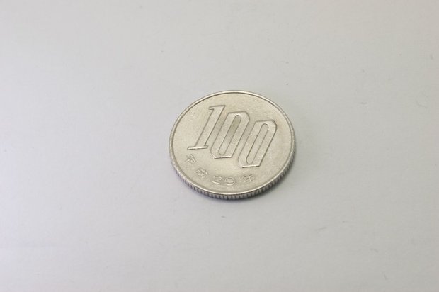 100円