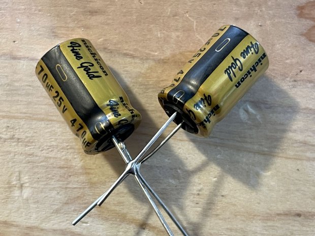 ニチコン 470uF/25V Fine Gold パラレル2個