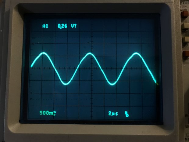 約130kHz、500mVppの出力波形