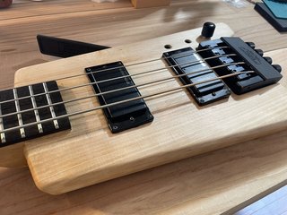 STEINBERGER BASSの改造 エピソード2〜研磨、再塗装