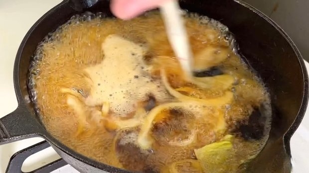 調味料を加える
