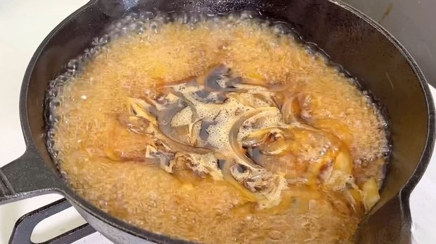 カツ丼のタレを作る