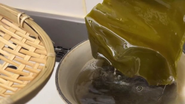 昆布を取り出す