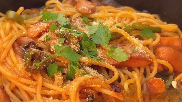 イタリアンパセリを散らす