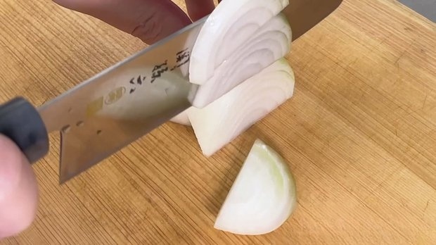 玉ねぎをスライス