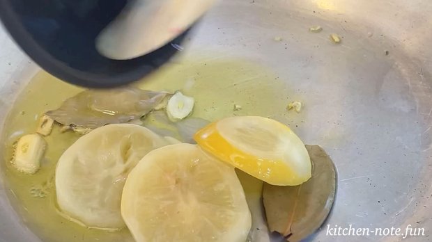 塩レモンのクリームパスタの作り方・レシピ｜爽やかな香りがランチにぴったりな料理です♪