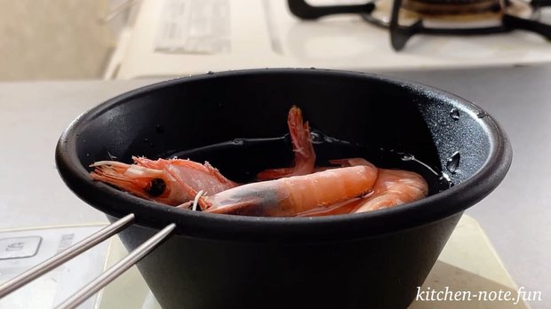 まるでお店の味！豚キムチ鍋のレシピ｜だしを効かせて本格的なチゲ鍋の作り方｜ミニダッチオーブンを使った鍋料理