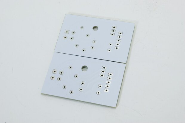 上はPCBGOGO、下はPCBWay