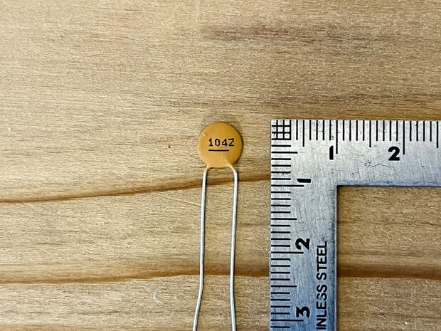 台湾スーパーテック社 セラミック 0.1uF/50V F
